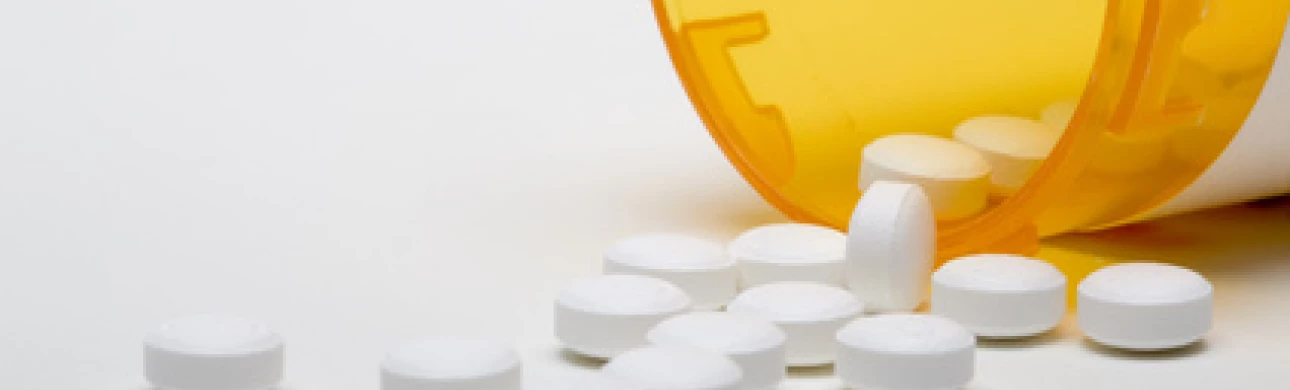 V čem se liší podávání antibiotik u pacientů s PID oproti běžné populaci?